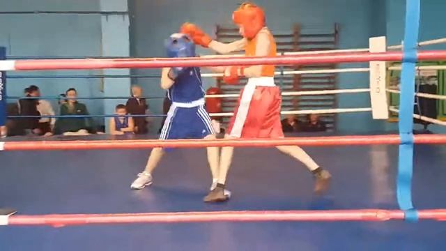 Бокс Денисов Вова Красный Луч.20.02.16. смотреть онлайн