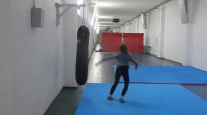 Вертушка Ван Дамма тхэквондо Красивая девочка спорт . шпагат в воздухе, каратэ