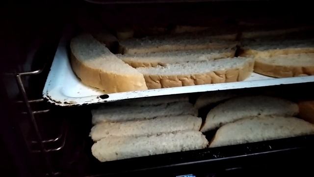 Как я делаю панировочные сухари. Быстро и просто. смотреть онлайн