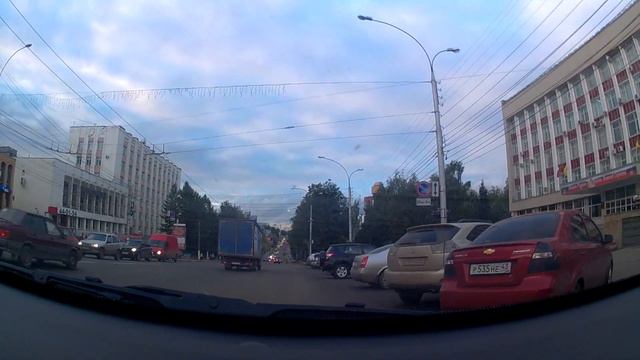 Видео: Как поворачивать налево и перестраиваться перед перекрестком? смотреть онлайн