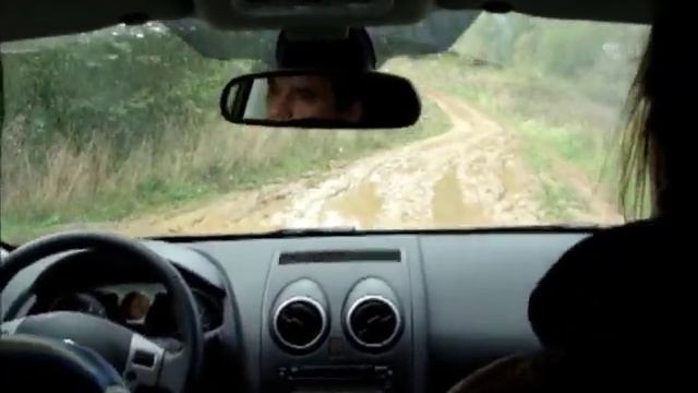 Nissan Qashqai In Mud смотреть онлайн