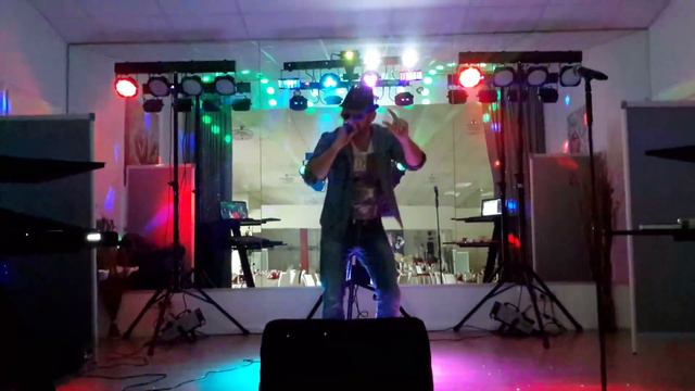 Едем в соседнее село на дискотеку смотреть онлайн