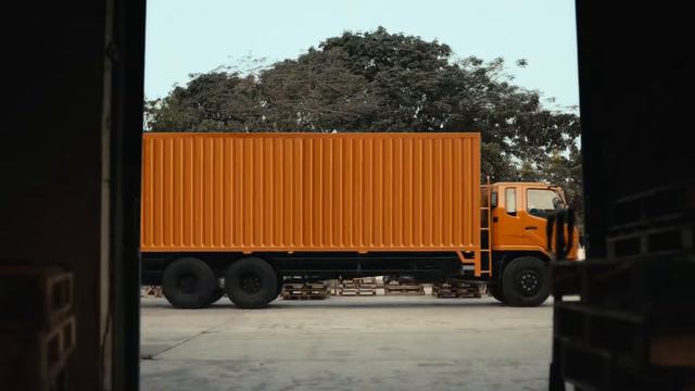 Promo Mitsubishi Fuso Fighter смотреть онлайн