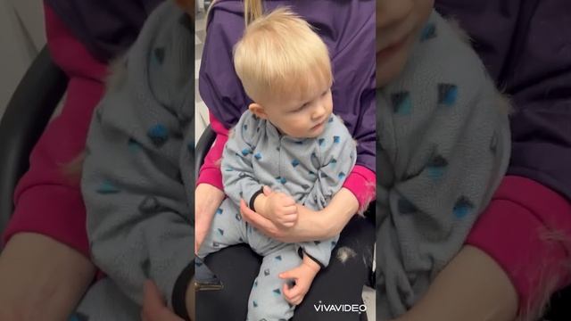 Стрижка меленького ребёнка смотреть онлайн