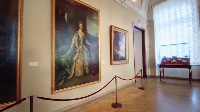 Эрмитаж | The Hermitage - Маршрут с Церковной лестницы | The entrance is from the Church staircase смотреть онлайн