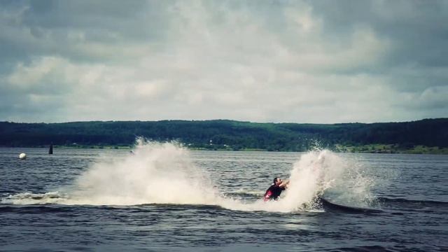 Трюки на аквабайках Slowmotion