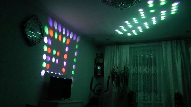 American DJ Revo Xpress & American DJ Revo 4 - демонстрация работы в небольшой комнате. смотреть онлайн