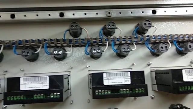 Гибкий перфорированный самоклеющейся кабель канал DKC смотреть онлайн
