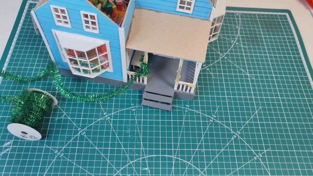 Собираю новогодний домик из картона. Часть 7 смотреть онлайн