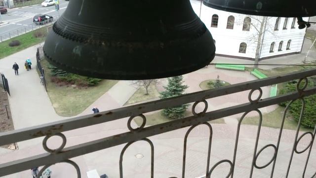 Колокольный звон или хоры и колокольня храма Рождества Христова в Мытищах смотреть онлайн