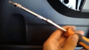 Как снять обшивку передней двери Шкода Йети Skoda Yeti