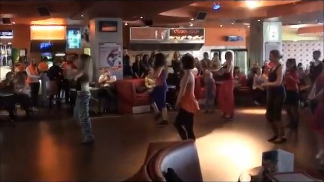 Zumba инструктор смотреть онлайн