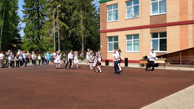 ПОСЛЕДНИЙ ЗВОНОК, ФЛЕШМОБ. Любучаны, 2019г смотреть онлайн