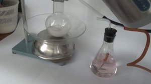 Хлороводородный фонтан, получение соляной кислоты. (химия)