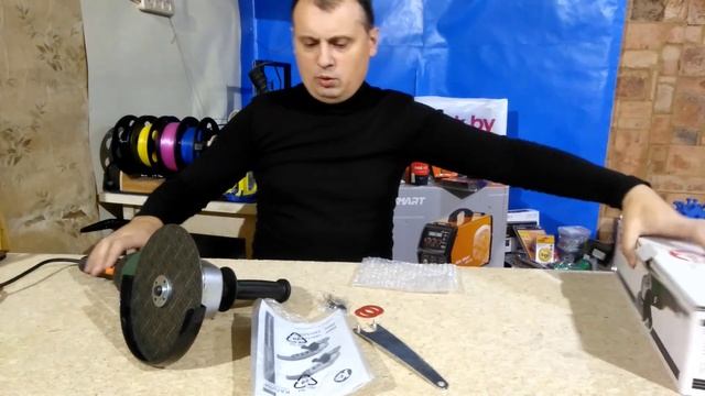 Распаковка — Угловая шлифовальная машина Калибр МШУ-180/1400 смотреть онлайн