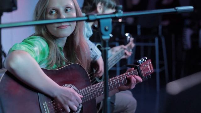 Женя Суетина в Арт-центре ГРИФОН. Теплый новый год. Ижевск смотреть онлайн