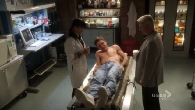 Brian Dietzen Shirtless (Jimmy from TV Series NCIS) смотреть онлайн