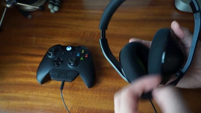 Обзор Xbox One Stereo Headset смотреть онлайн