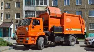 Мусоровоз МК-4555-06 на шасси КамАЗ-53605-A5 (В 514 ЕС 122). Работа. / Kamaz garbage truck.