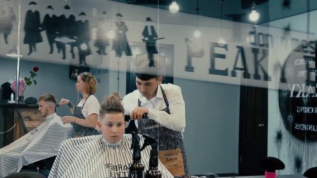 Стрижка в барбер шопе. смотреть онлайн