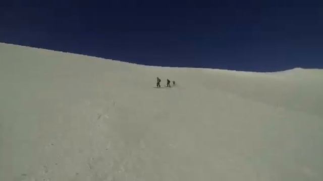 Кировск. Хибины. Спуск с черной трассы. Повороты на 360 градусов 2023 год. смотреть онлайн