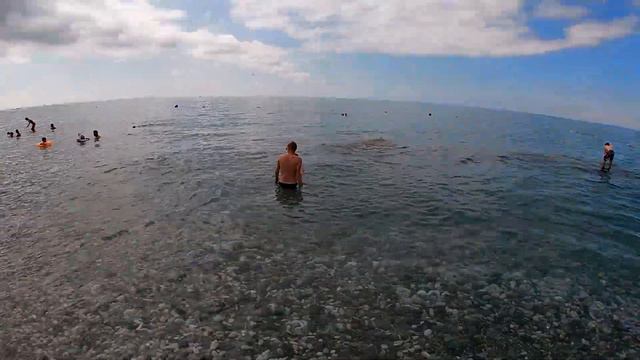 Не каждый день был солнечным, но мы снова на пляже, Гагры, Абхазия смотреть онлайн