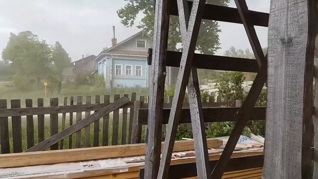 Ураган в Палехе. 30:05:218 падение ветки смотреть онлайн