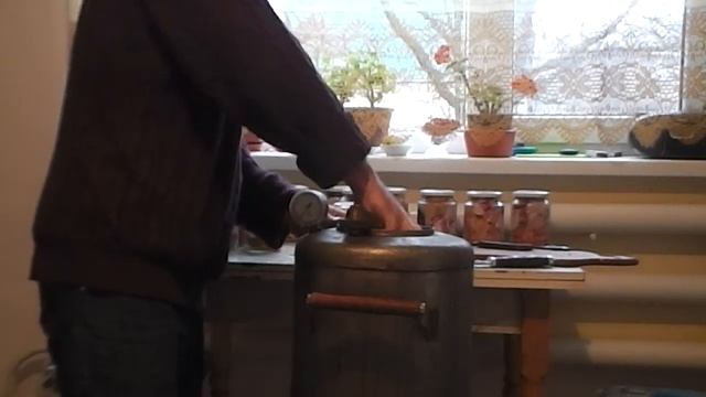 Изготовление тушенки в домашних условиях. От "А до Я" без слов смотреть онлайн