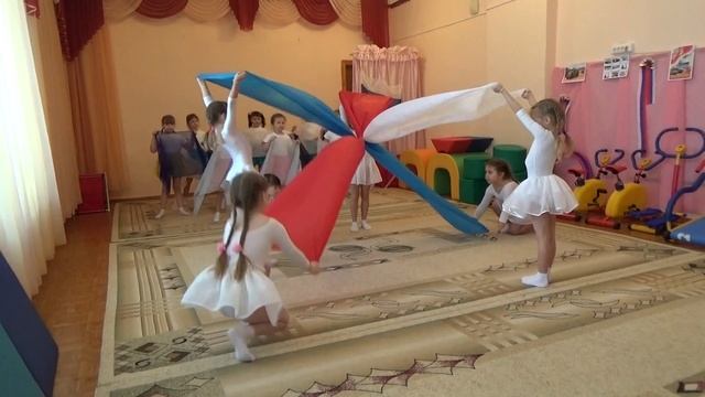 с полотнами смотреть онлайн