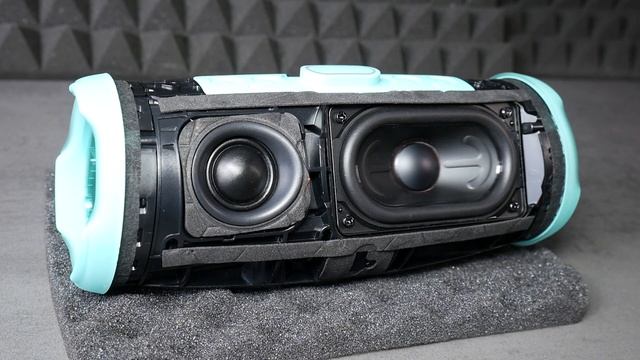 Remove JBL Charge 5 Speaker Grill + Bass Excursion Test смотреть онлайн