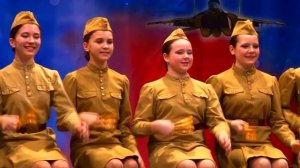 Ансамбль ложкарей «Задоринка» (руководитель Елена Галкина) - «Попурри на военную тему»