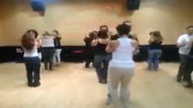 FLASHMOB BACHATA - SALA CALIPSO - BLOQUE 1de2 - Explicación de los Pasos смотреть онлайн