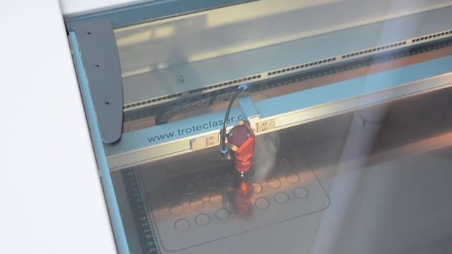 Что будет если включить лазер на полную мощность при гравировке? смотреть онлайн