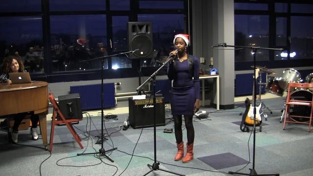 Faduad Hammond singing Ellie Goulding's 'Love me Like You Do' смотреть онлайн