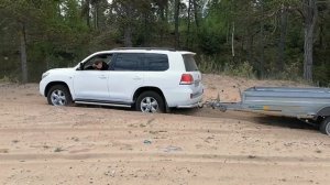Toyota Land Cruiser 200 на бездорожье