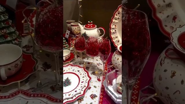 ?Встречайте праздничный сезон с новогодней коллекцией посуды, которая несет в себе дух волшебства. смотреть онлайн
