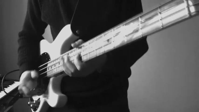 ZOOM B1 FOUR+BOSS MO-2 смотреть онлайн