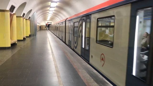 Метропоезд 81-765/766/767 "Москва" станция метро Рижская смотреть онлайн