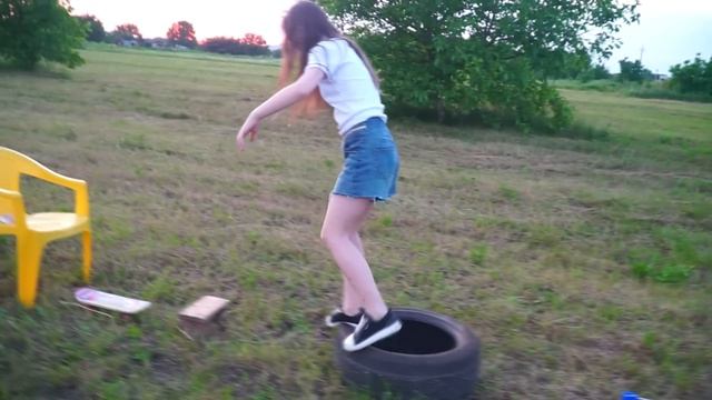 ПОЛ ЭТО ЛАВА - ЭКСТРЕМАЛЬНЫЙ ЧЕЛЛЕНДЖ ЛОВИ ЛАЙКИ! смотреть онлайн