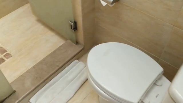 Tanaya Bed & Breakfast на Бали рядом c Кута Бич. Премия 2017 года в категории Чистота от Traveloka смотреть онлайн