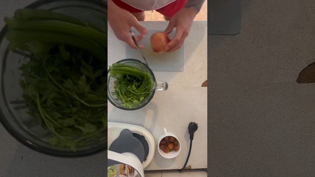 Любимый рецепт смузи для чистого лица и очищения организма смузи с сендереем. Smoothie with sendere смотреть онлайн