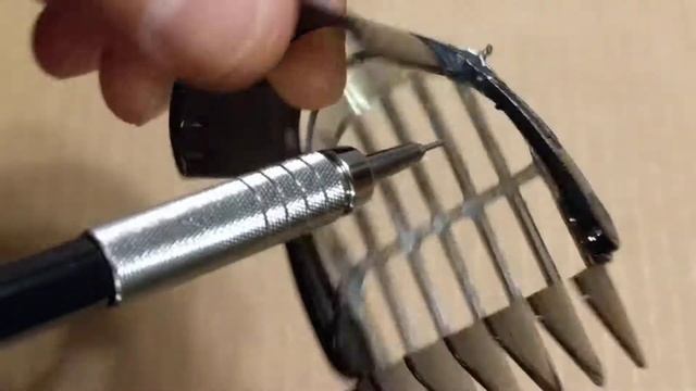 Hair Clipper Attachment repair - Philips Norelco QC5530 - Do it yourself trimmers смотреть онлайн