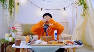 Stray Kids Felix ASMR ep. 3  bikkie & choccy (1 hour loop)