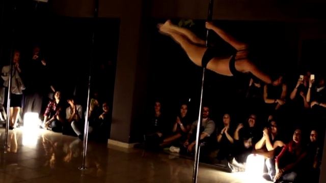 PoleJam - Intermediate pole dance solo on "El Tango de Roxanne" смотреть онлайн