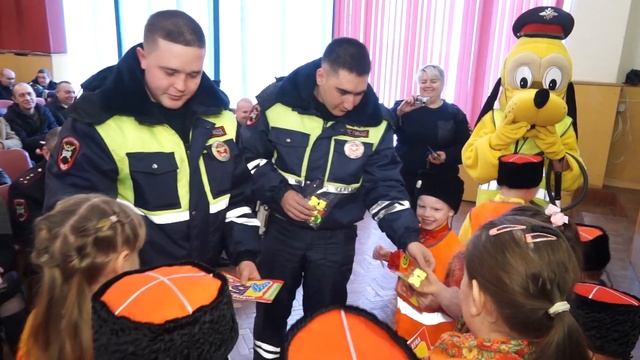 В Кропоткине отметили 45 лет строевого подразделения ДПС ГАИ. смотреть онлайн