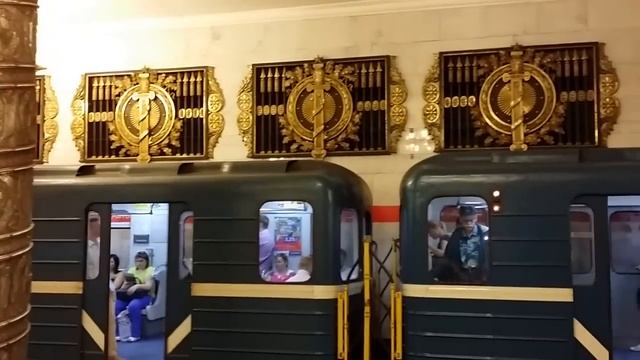 МЕТРО САНКТ-ПЕТЕРБУРГА ИНОСТРАНЦЫ В ШОКЕ смотреть онлайн