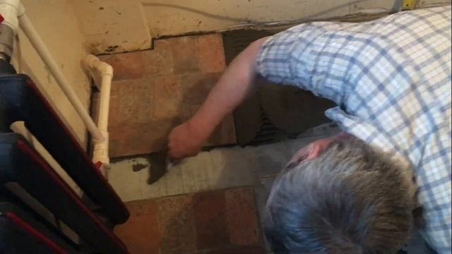 Укладка кафеля на пол кухни. смотреть онлайн