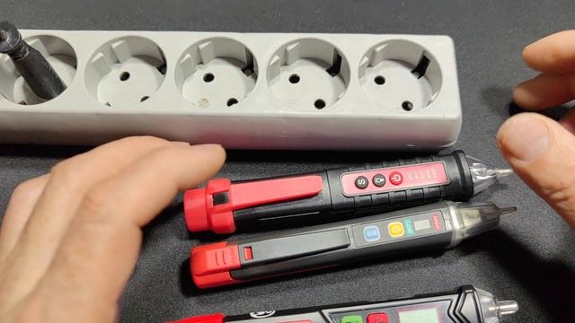 Инструмент электрика. Детекторы напряжения КВТ UNI-T и Non-Contact. Функционал и чуствительность. смотреть онлайн