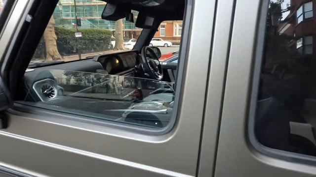 New Mercedes Benz G Wagon G63 BiTurbo V8 4.0 Matt Gold Auto 4x4 SUV 2023 смотреть онлайн