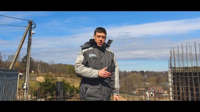 МОНОЛИТНЫЙ ДОМ на КРУТОМ СКЛОНЕ. Строительство домов в современном стиле. Hi-Tech Monolit. Токсово. смотреть онлайн